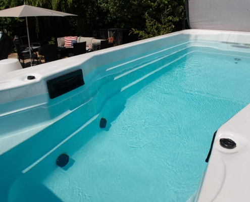 Neptun Swimspa in a backyard